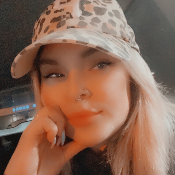 ellieee_mae96